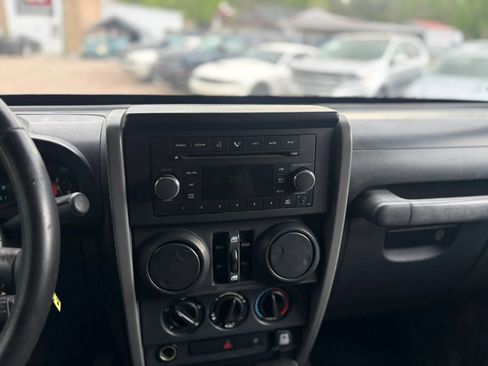 Used 2009 Jeep Wrangler Unlimited X AWD/4WD image 16