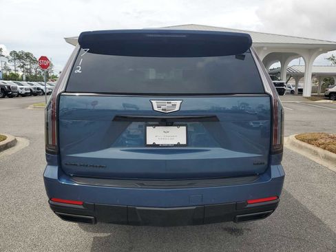 New 2026 Cadillac Escalade Platinum Sport AWD/4WD image 4
