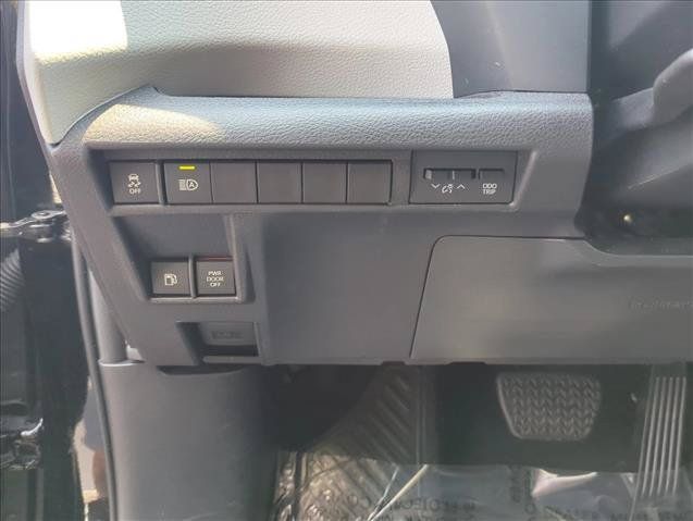 Certified 2026 Toyota Sienna XLE FWD image 11