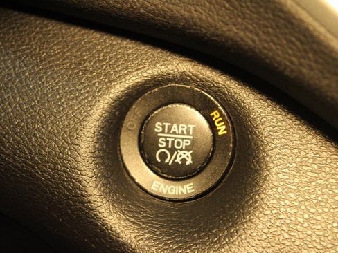 Used 2016 Jeep Cherokee Trailhawk w/ Comfort & Convenience Group image 26