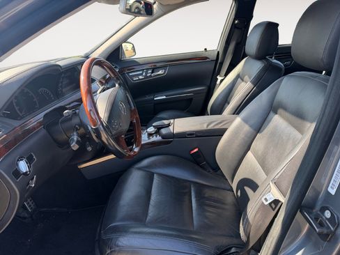 Used 2011 Mercedes-Benz S 550 4MATIC image 9
