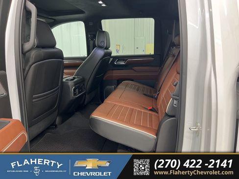 Used 2024 GMC Sierra 3500 Denali Ultimate image 11