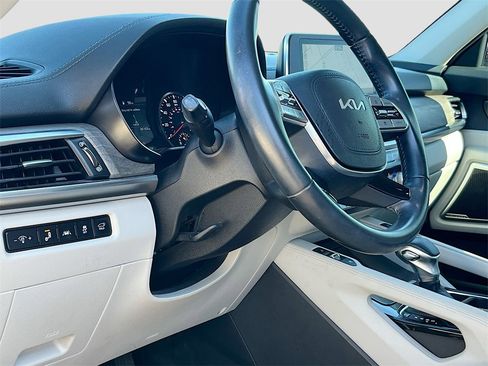 Used 2022 Kia Telluride EX w/ EX Premium Package image 9