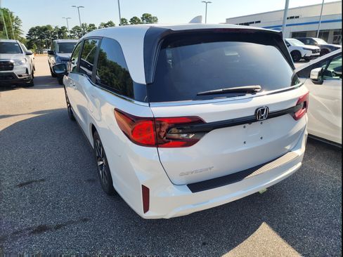 New 2026 Honda Odyssey EX-L image 3