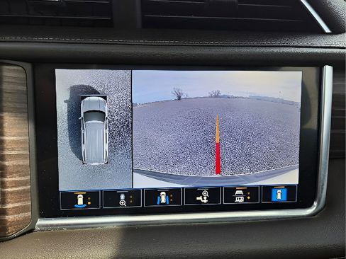 Used 2021 GMC Yukon XL Denali w/ Denali Ultimate Package AWD/4WD image 19