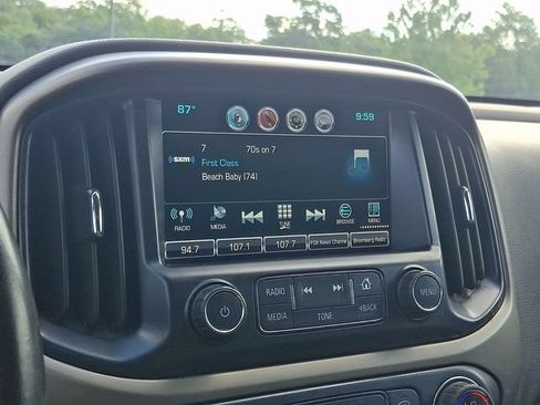 Used 2017 Chevrolet Colorado Z71 AWD/4WD image 16