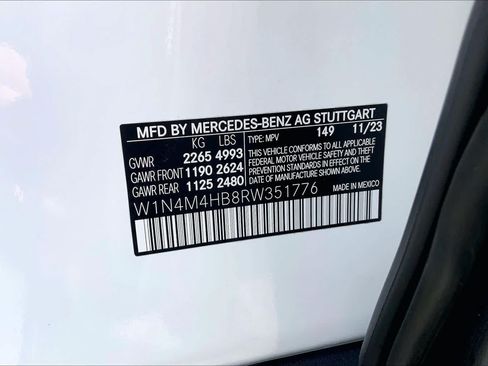 Used 2024 Mercedes-Benz GLB 250 4MATIC image 37