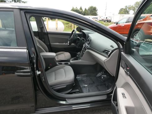 Used 2017 Hyundai Elantra SE FWD image 21
