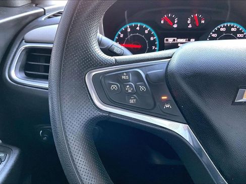Used 2020 Chevrolet Equinox LS w/ LS Convenience Package FWD image 18