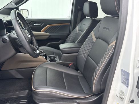 Used 2024 GMC Canyon Denali AWD/4WD image 13