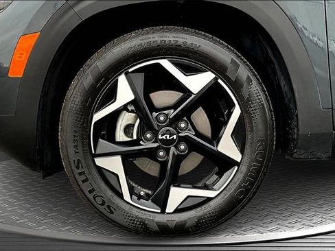 Used 2024 Kia Seltos EX image 32