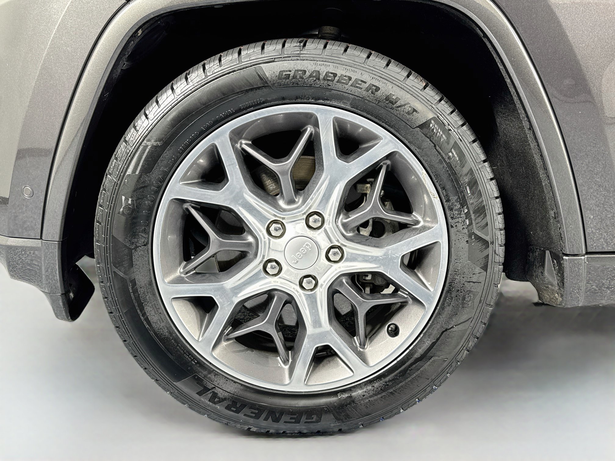 Used 2021 Jeep Grand Cherokee Overland AWD/4WD image 32