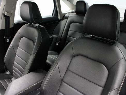 Used 2024 Volkswagen Jetta SE FWD image 26