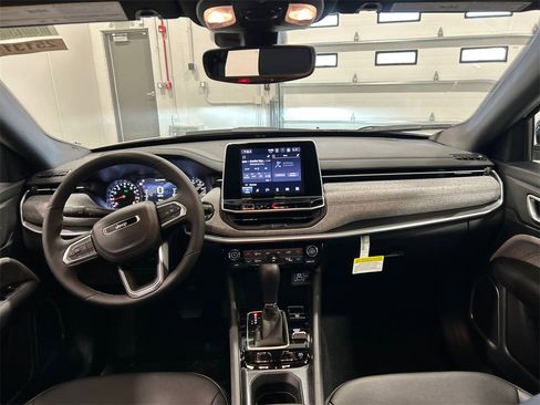 New 2025 Jeep Compass Latitude w/ Convenience Group image 30