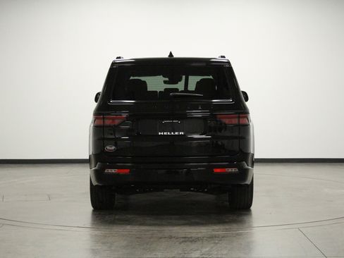 Used 2024 Jeep Wagoneer Series II RWD image 7