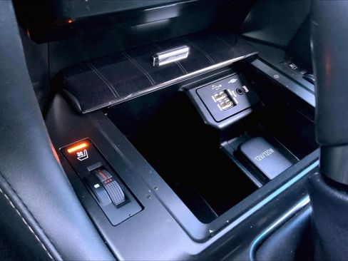 Used 2023 Lexus GX 460 Premium w/ Premium Plus Package image 34