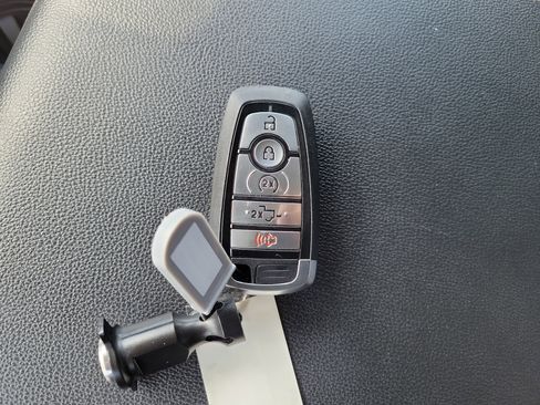 Used 2024 Ford F250 Lariat w/ Lariat Ultimate Package AWD/4WD image 29