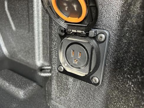 Used 2023 GMC Sierra 1500 Denali Ultimate AWD/4WD image 10