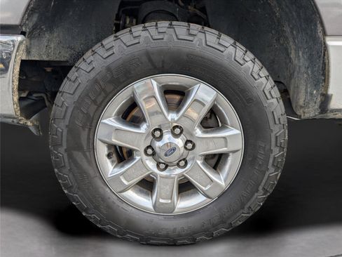 Used 2013 Ford F150 XLT w/ Luxury Equipment Group image 10