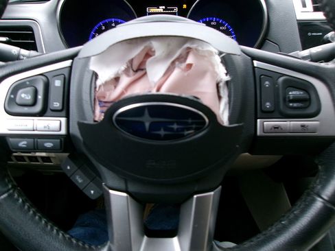 Used 2017 Subaru Outback 2.5i Limited image 19