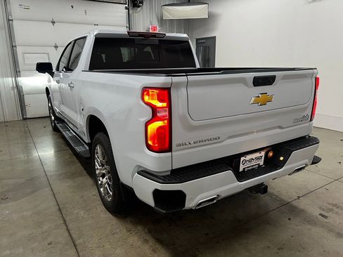New 2026 Chevrolet Silverado 1500 High Country w/ Technology Package AWD/4WD image 9