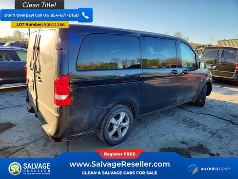 Used 2018 Mercedes-Benz Metris Passenger image 4