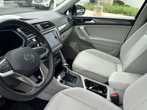 Used 2022 Volkswagen Tiguan SE FWD image 8