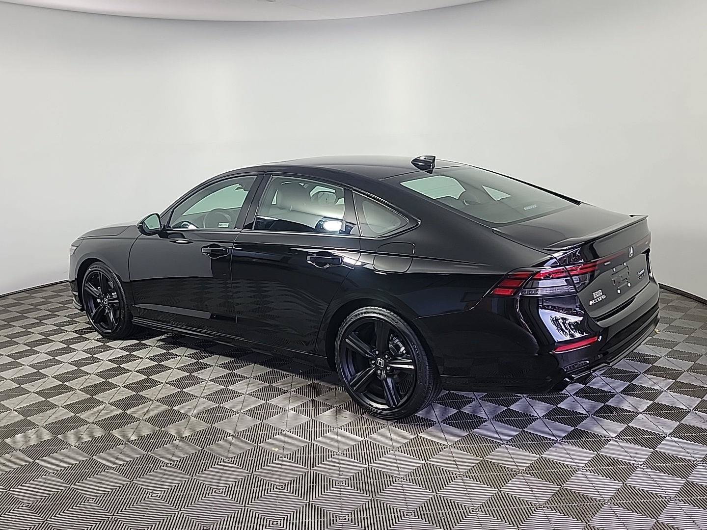 Certified 2025 Honda Accord Sport image 9