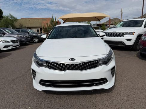 Used 2018 Kia Optima S FWD image 2