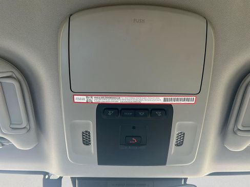 Used 2025 Toyota Camry XLE FWD image 15