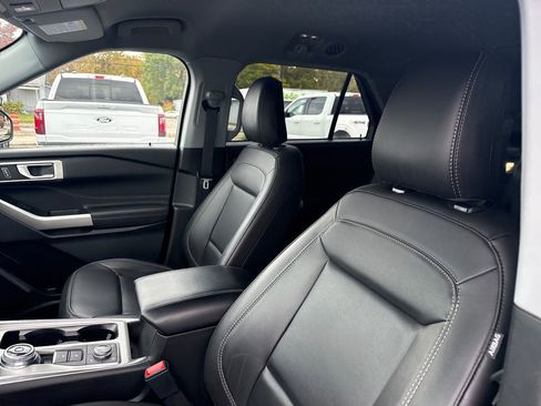 Used 2023 Ford Explorer XLT w/ Equipment Group 202A image 24