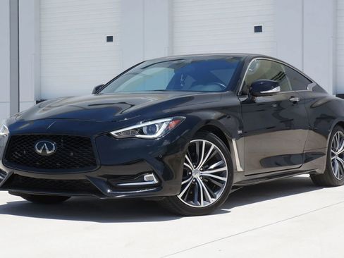 Used 2017 INFINITI Q60 3.0t w/ Premium Plus Package 3.0T AWD/4WD image 5