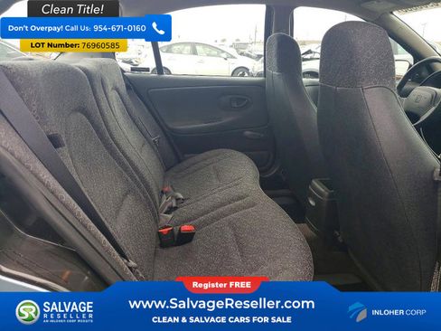 Used 2002 Saturn S-Series SL1 image 13