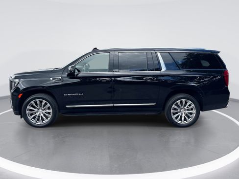Used 2023 GMC Yukon XL Denali AWD/4WD image 5