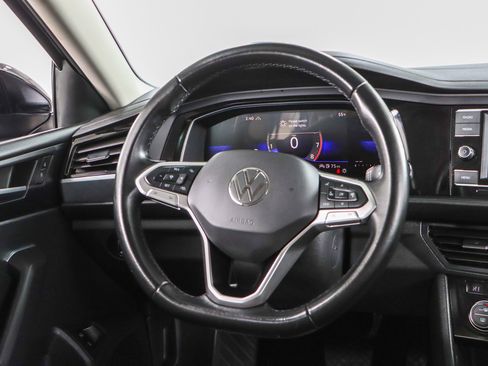 Used 2024 Volkswagen Jetta SE image 12