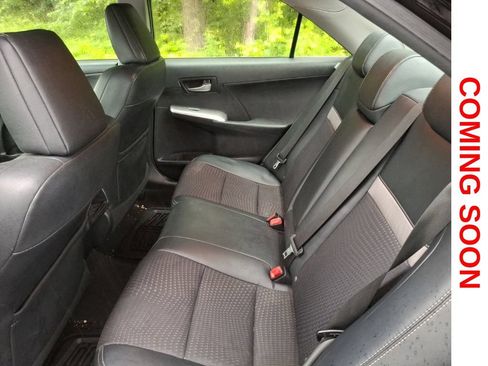 Used 2012 Toyota Camry SE FWD image 10