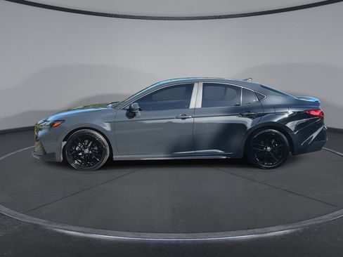 Used 2025 Toyota Camry SE w/ Convenience Package FWD image 5