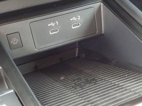 New 2025 Nissan Kicks SR image 22