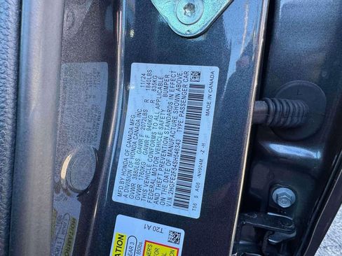 Used 2025 Honda Civic Sport image 11