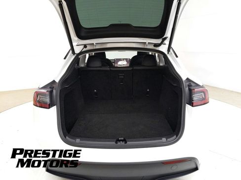 Used 2024 Tesla Model Y Long Range AWD/4WD image 30