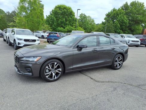 Certified 2025 Volvo S60 B5 Plus image 9