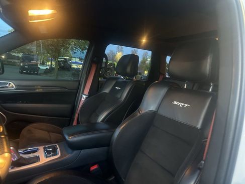 Used 2019 Jeep Grand Cherokee SRT image 5