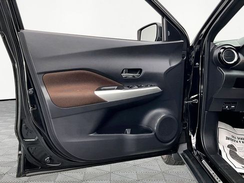 Used 2020 Nissan Kicks SR FWD image 23