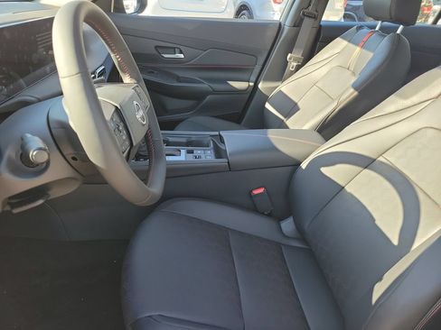 New 2026 Nissan Sentra SR w/ SR Premium Package FWD image 25