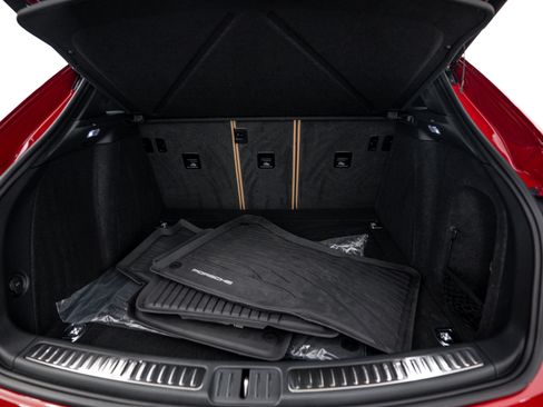 Certified 2026 Porsche Macan AWD/4WD image 24