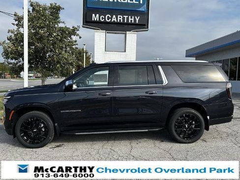 New 2025 Chevrolet Suburban Premier image 3