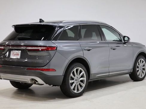 Used 2022 Lincoln Corsair AWD w/ Premium Package image 8