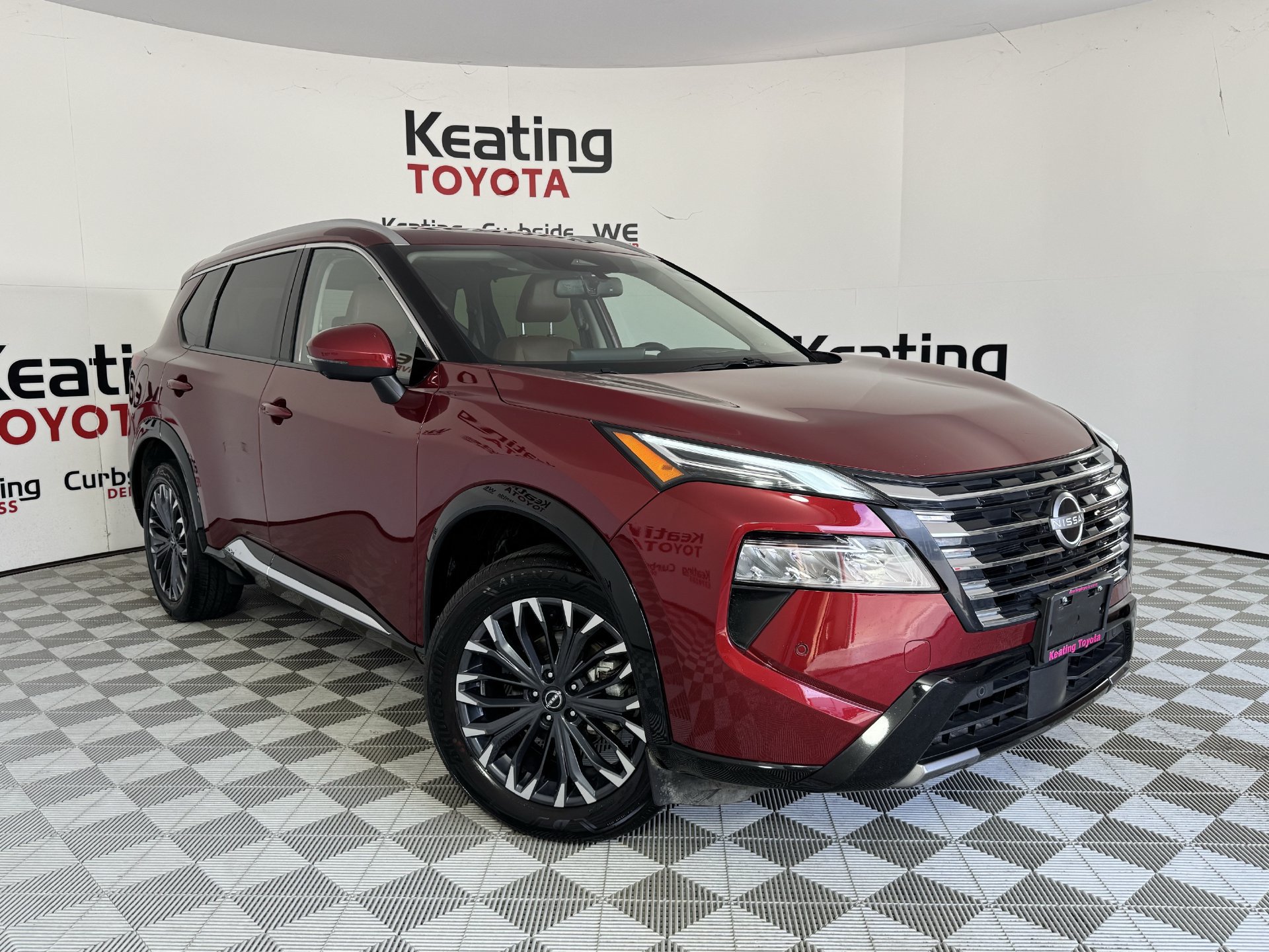 Used 2026 Nissan Rogue Platinum w/ Platinum Premium Package AWD/4WD image 3
