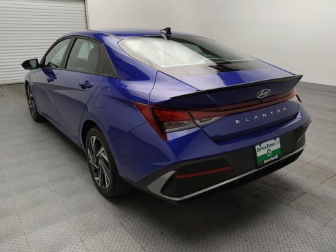 Used 2025 Hyundai Elantra Sport FWD image 5
