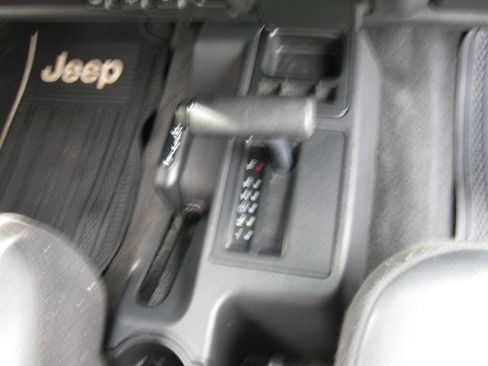 Used 2003 Jeep Wrangler X AWD/4WD image 20